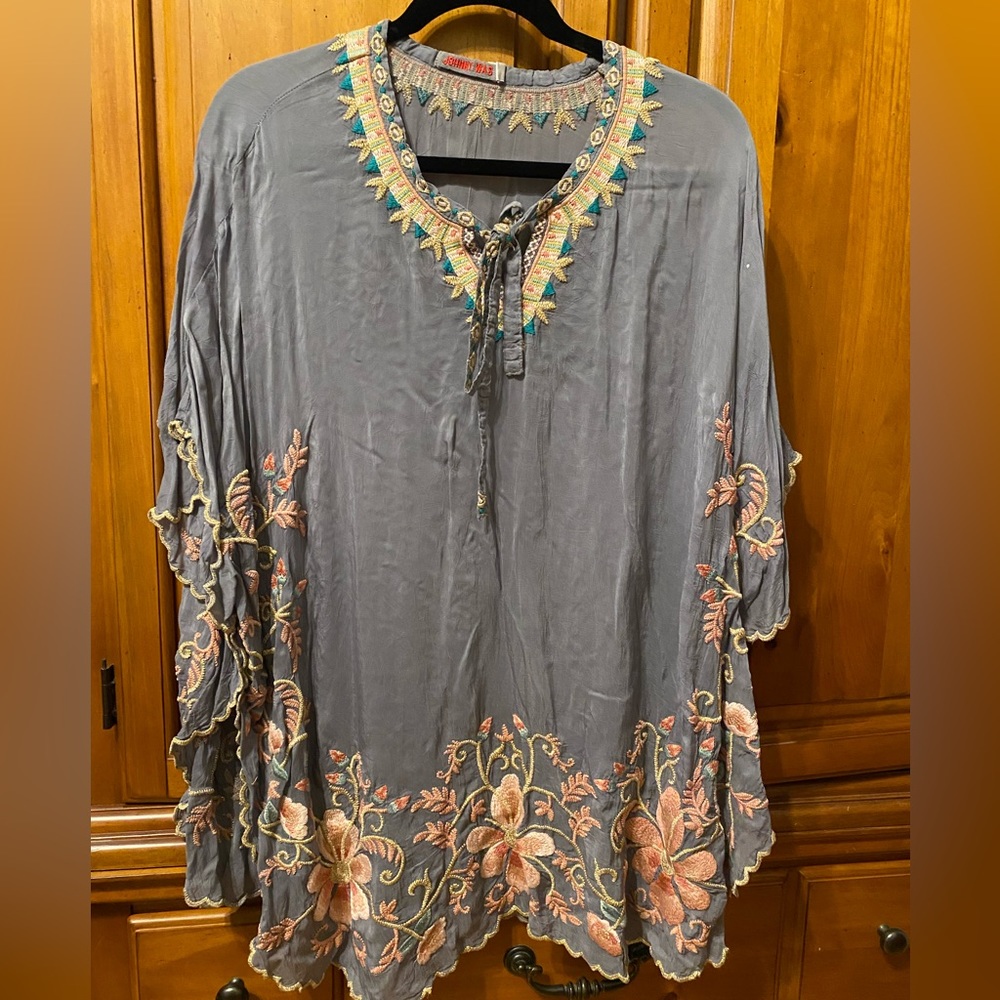 Johnny Was gray, long, flowy batwing sleeves top